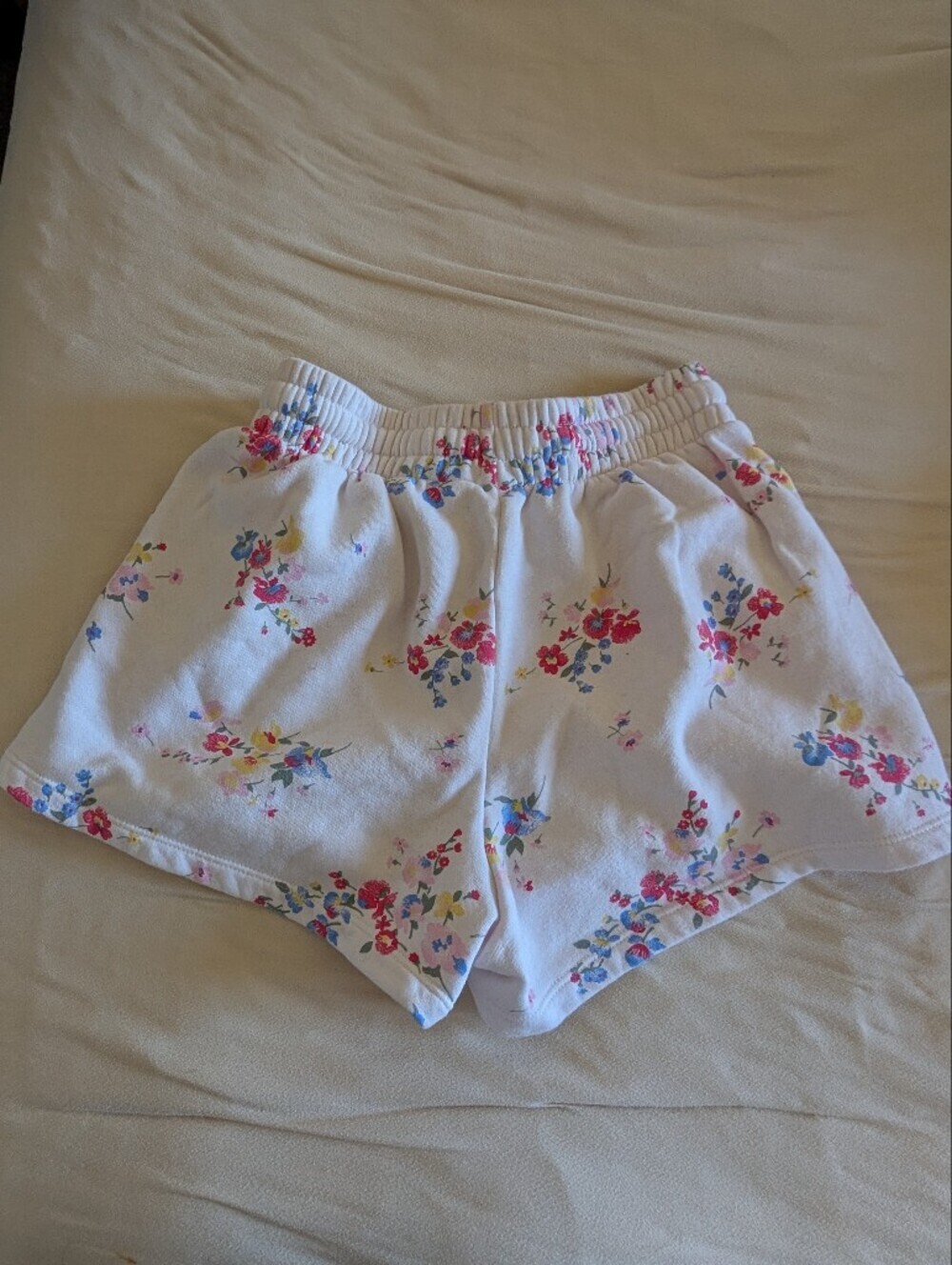 GAP White Floral Drawstring Shorts with Pink Logo - Picture 3 of 3